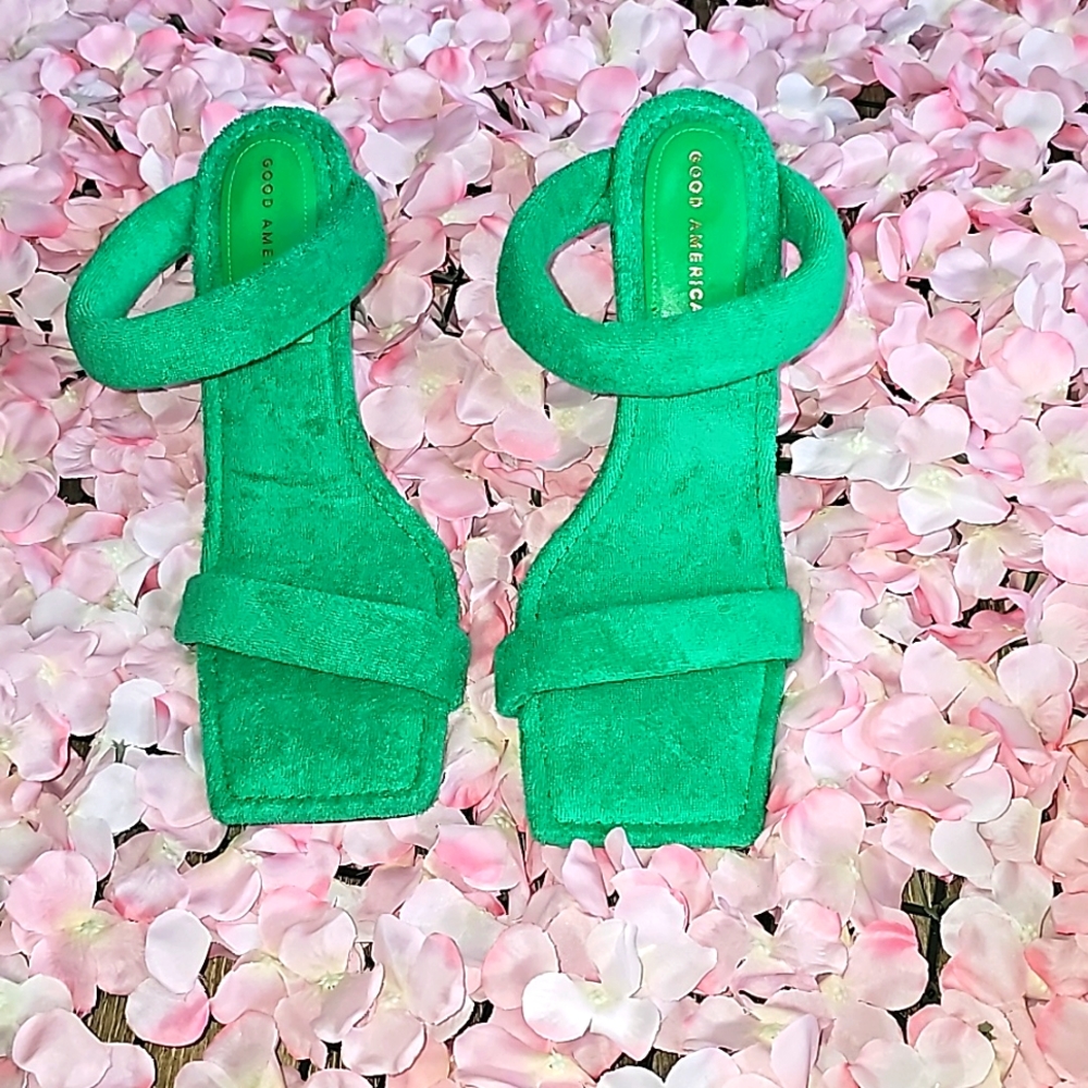 GOOD AMERICAN sandals green terry